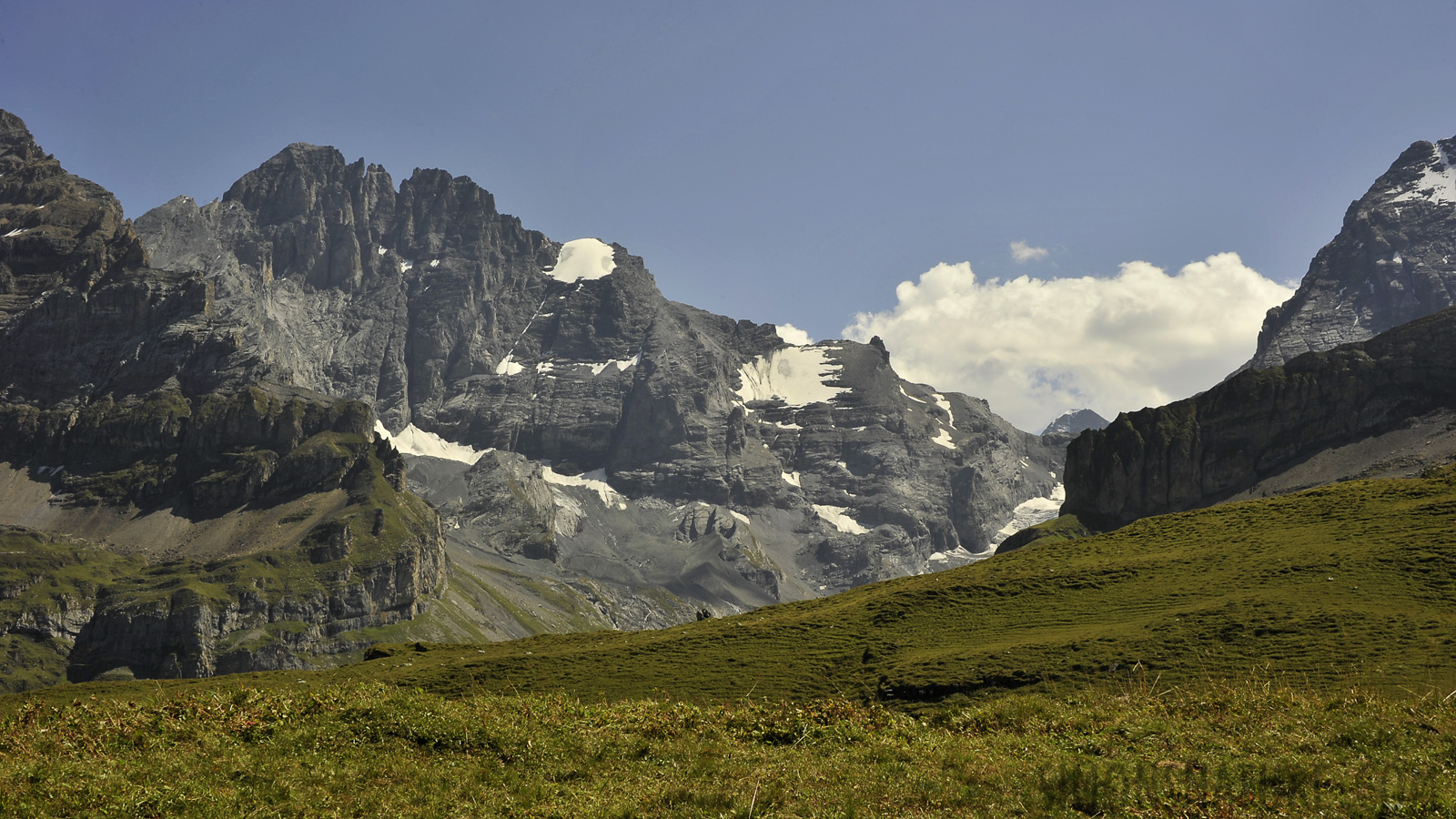 Beautiful mountain scenery 